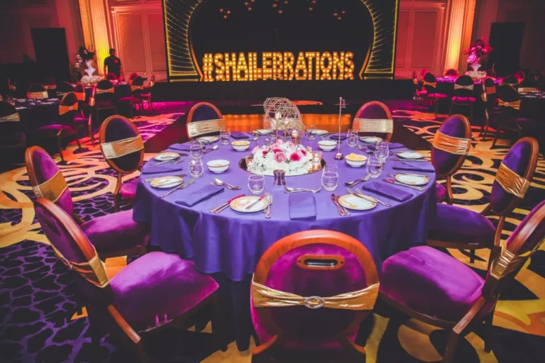 table decoration with purple colour